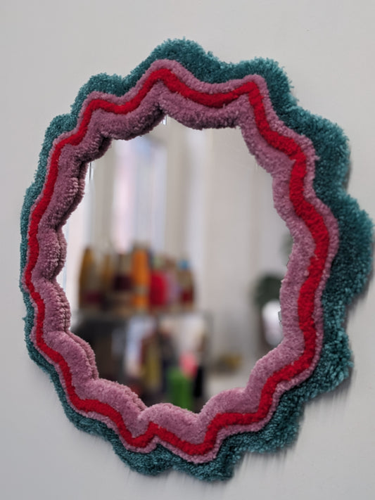 circle red green coloured wavy pattern tufted yarn mirror